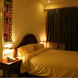 Karina Hotels- Dlf *** Gurgaon