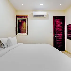 Collection O Aditya Palace Near Leisure Valley Park *** Gurgaon