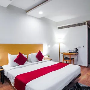 Saltstayz Express - Medicity Near Medanta Hospital 3*, Gurgaon India